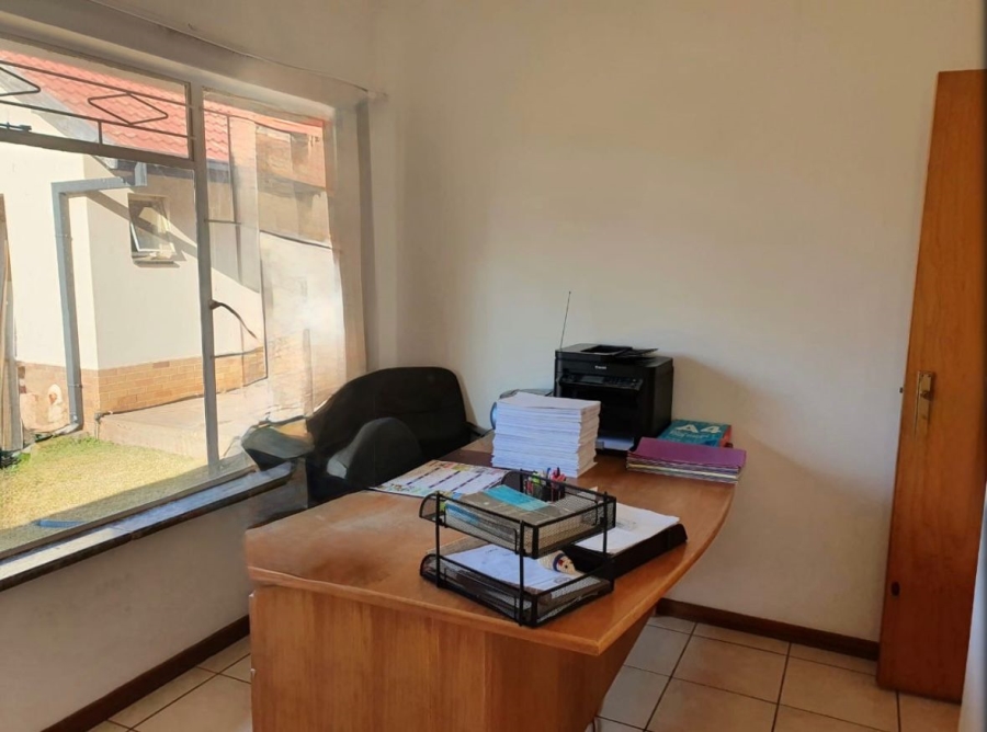 4 Bedroom Property for Sale in Flamwood North West